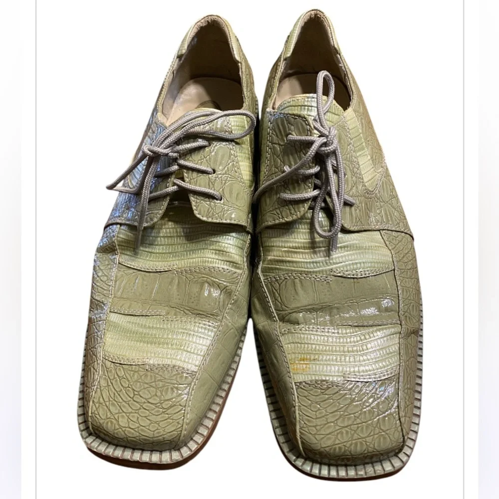 Hugo Vitelli‎ shoes.  11W.  Green alligator print.